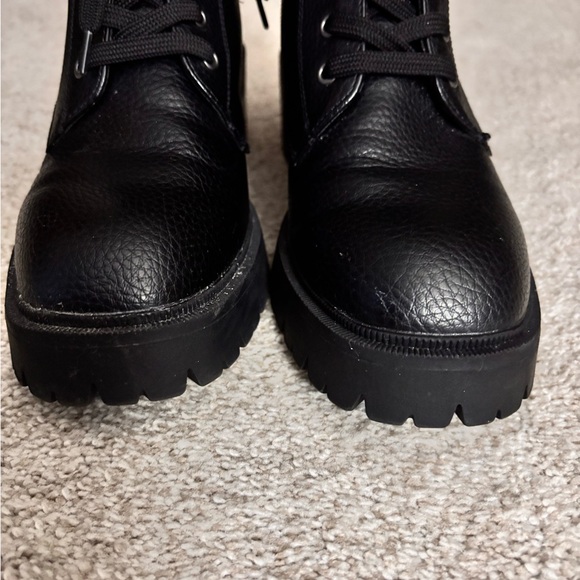 Blowfish Malibu Jagger Vegan Lug Sole Combat Boots Black Size 9 M EUC - Picture 9 of 12